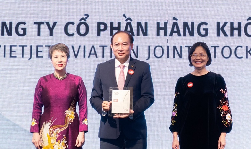 Vietjet nhận “cú đúp” tại giải thưởng phát triển bền vững CSA 2026 Vietjet nhận “cú đúp” tại giải thưởng phát triển bền vững CSA 2026