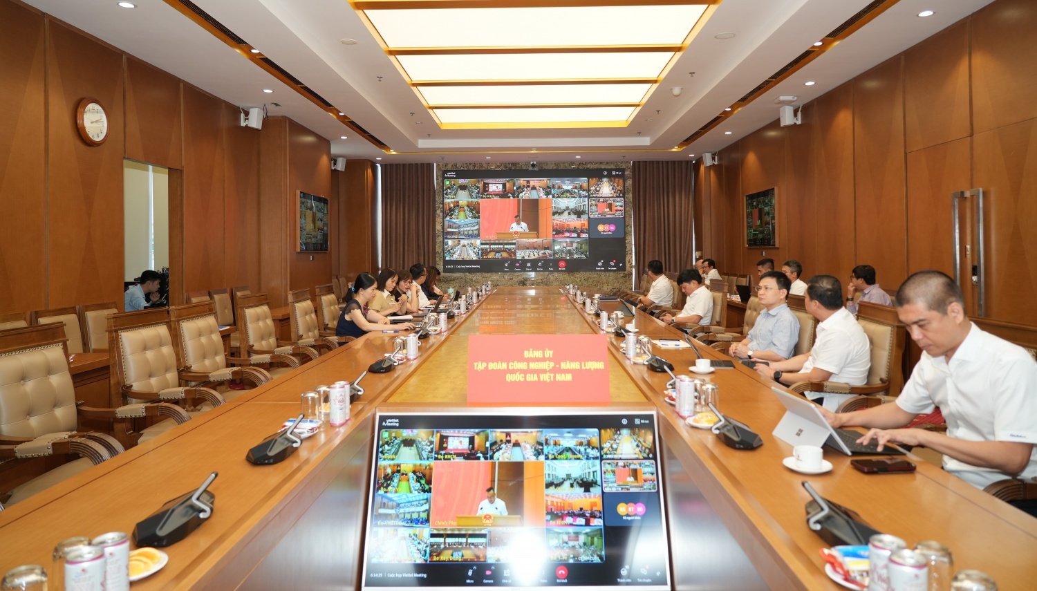 Đảng ủy Petrovietnam tham dự tập huấn triển khai thủ tục hành chính của Đảng trên môi trường điện tử Đảng ủy Petrovietnam tham dự tập huấn triển khai thủ tục hành chính của Đảng trên môi trường điện tử