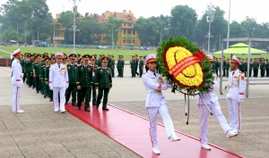 Đoàn đại biểu dự Đại hội đại biểu toàn quốc Hội CCB Việt Nam lần thứ VIII vào Lăng viếng Chủ tịch Hồ Chí Minh