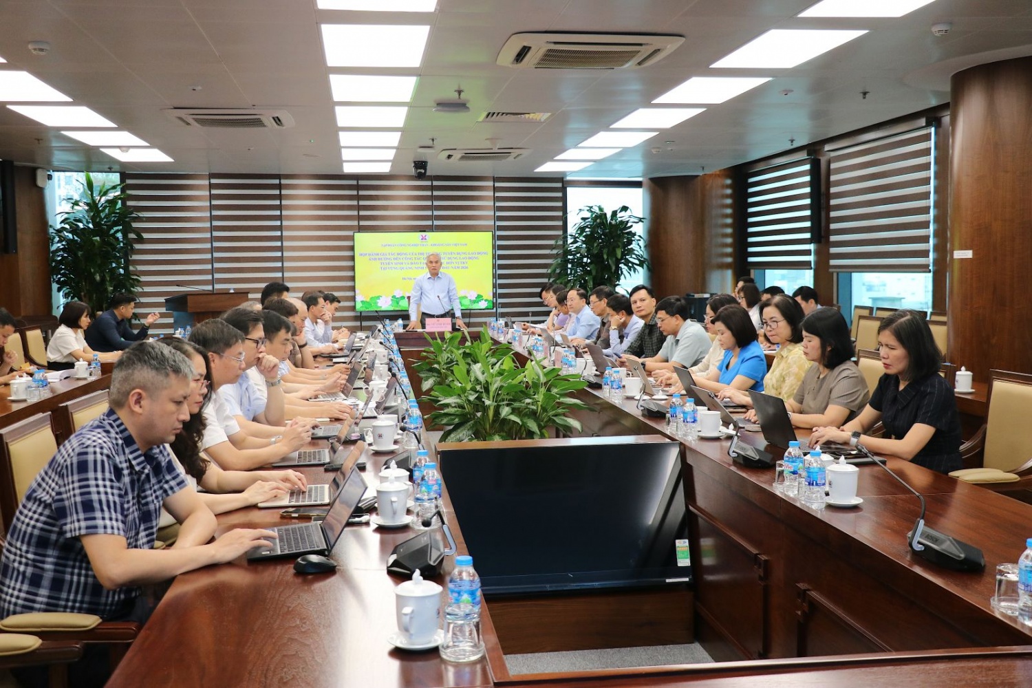 TKV quản lý, sử dụng lao động 