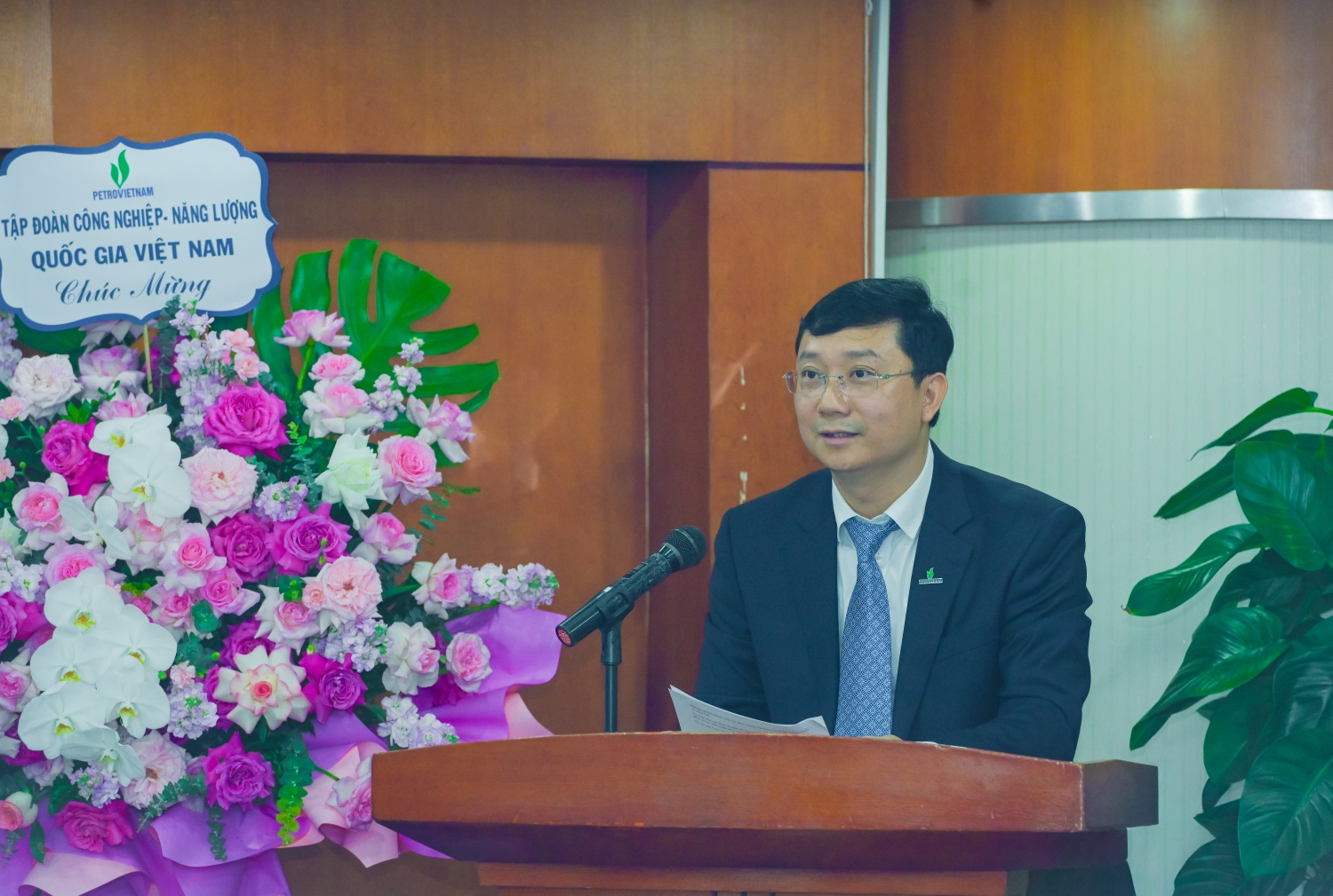 Petrovietnam trao quyết định giao nhiệm vụ Viện trưởng Viện Dầu khí Việt Nam