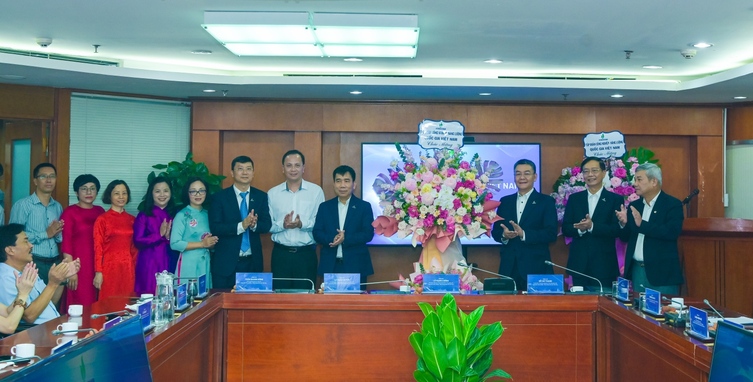 Lãnh đạo Petrovietnam chúc mừng các cơ quan báo chí nhân kỷ niệm 101 năm Ngày Báo chí Cách mạng Việt Nam Lãnh đạo Petrovietnam chúc mừng các cơ quan báo chí nhân kỷ niệm 101 năm Ngày Báo chí Cách mạng Việt Nam