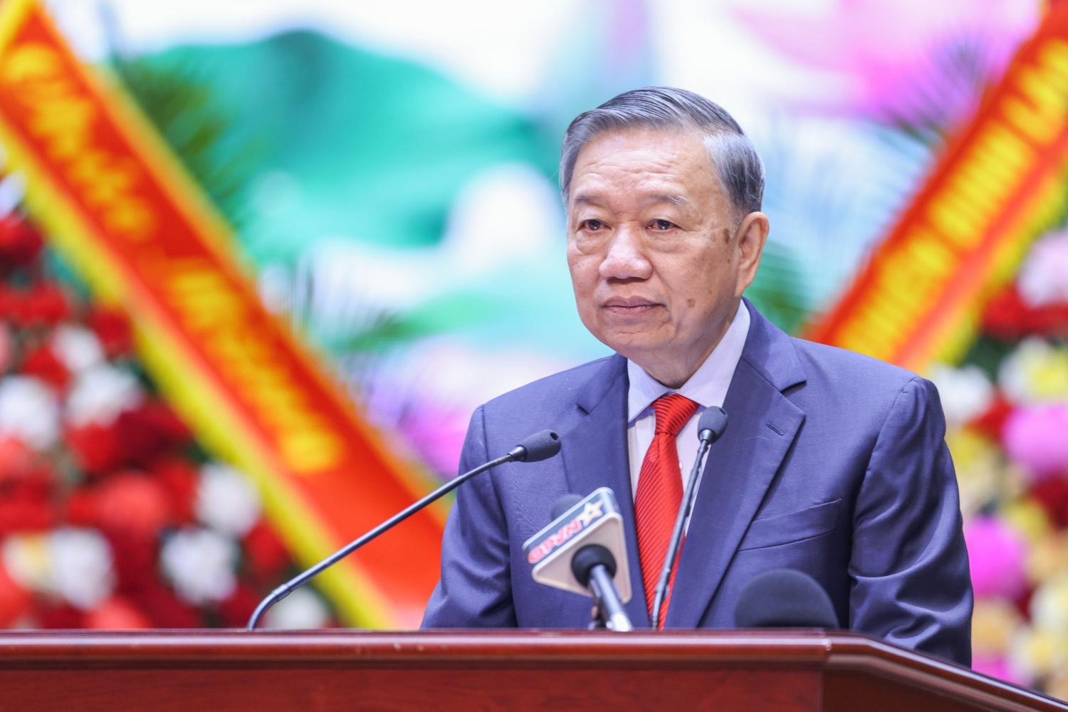 Phát huy truyền thống, xây dựng Hội Cựu chiến binh Việt Nam vững mạnh toàn diện Phát huy truyền thống, xây dựng Hội Cựu chiến binh Việt Nam vững mạnh toàn diện