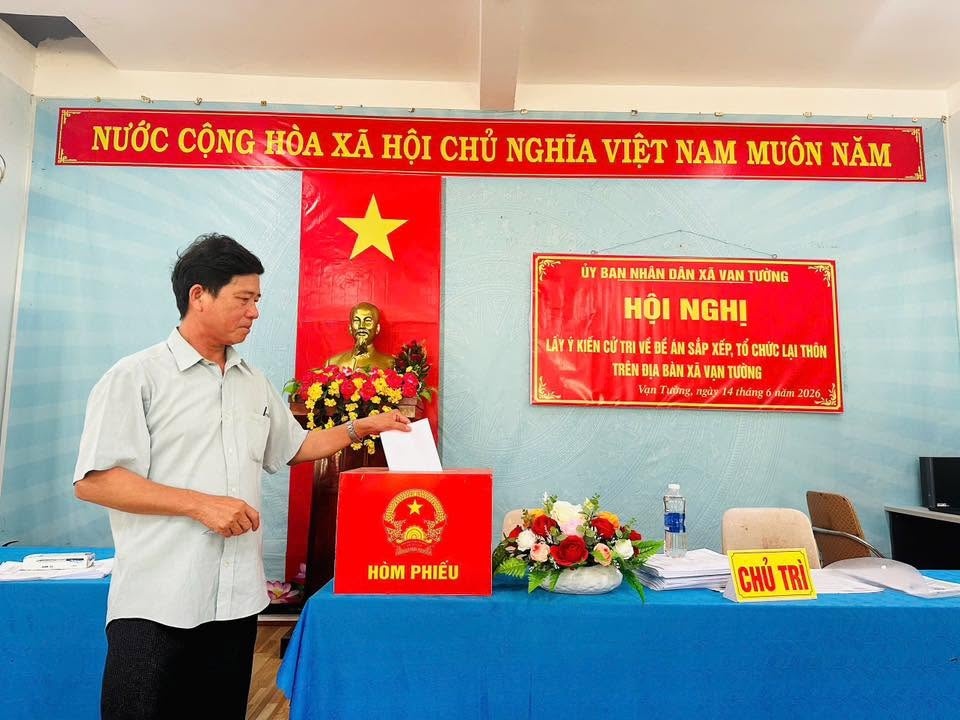 Quảng Ngãi lấy ý kiến cử tri về việc sắp xếp lại hệ thống thôn, tổ dân phố Quảng Ngãi lấy ý kiến cử tri về việc sắp xếp lại hệ thống thôn, tổ dân phố