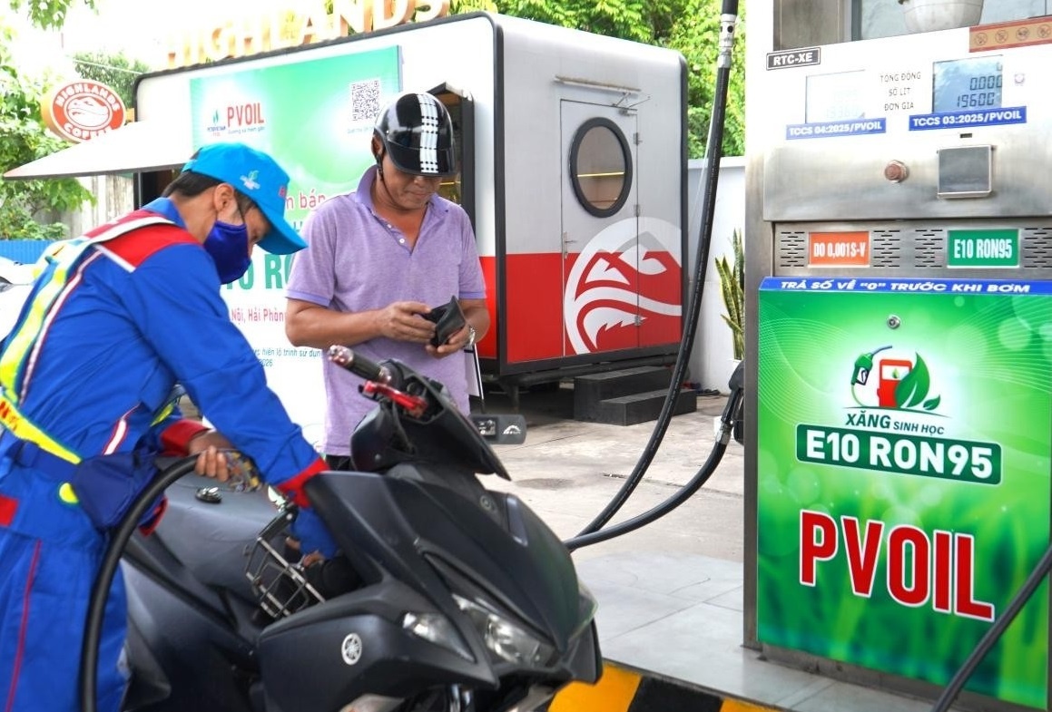 Xăng E10 được đưa vào cơ chế điều hành giá từ ngày 18/6 Xăng E10 được đưa vào cơ chế điều hành giá từ ngày 18/6