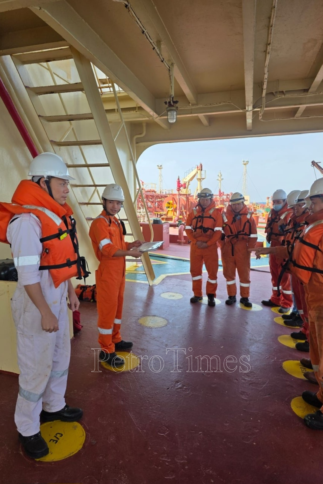 Chuyện 100 ngày ở Hormuz (Kỳ 1) Chuyện 100 ngày ở Hormuz (Kỳ 1)