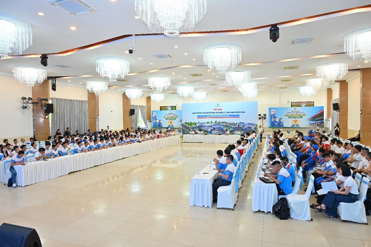 Toàn cảnh toạ đàm Toàn cảnh toạ đàm