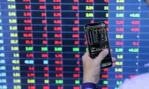 Tin nhanh chứng khoán ngày 19/6: VN Index "hụt hơi" sau nhịp kéo của nhóm trụ