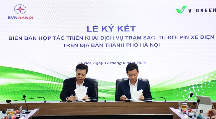 V-Green hợp tác với EVNHANOI triển khai 10.000 tủ đổi pin xe máy điện