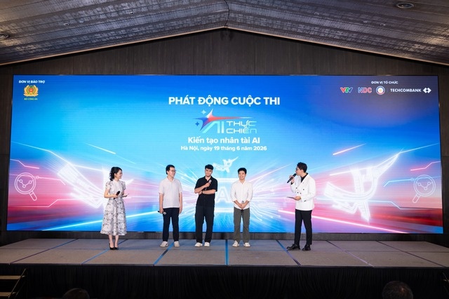 Techcombank tiếp tục đồng tổ chức và tài trợ độc quyền “AI Thực Chiến” mùa 2 Techcombank tiếp tục đồng tổ chức và tài trợ độc quyền “AI Thực Chiến” mùa 2
