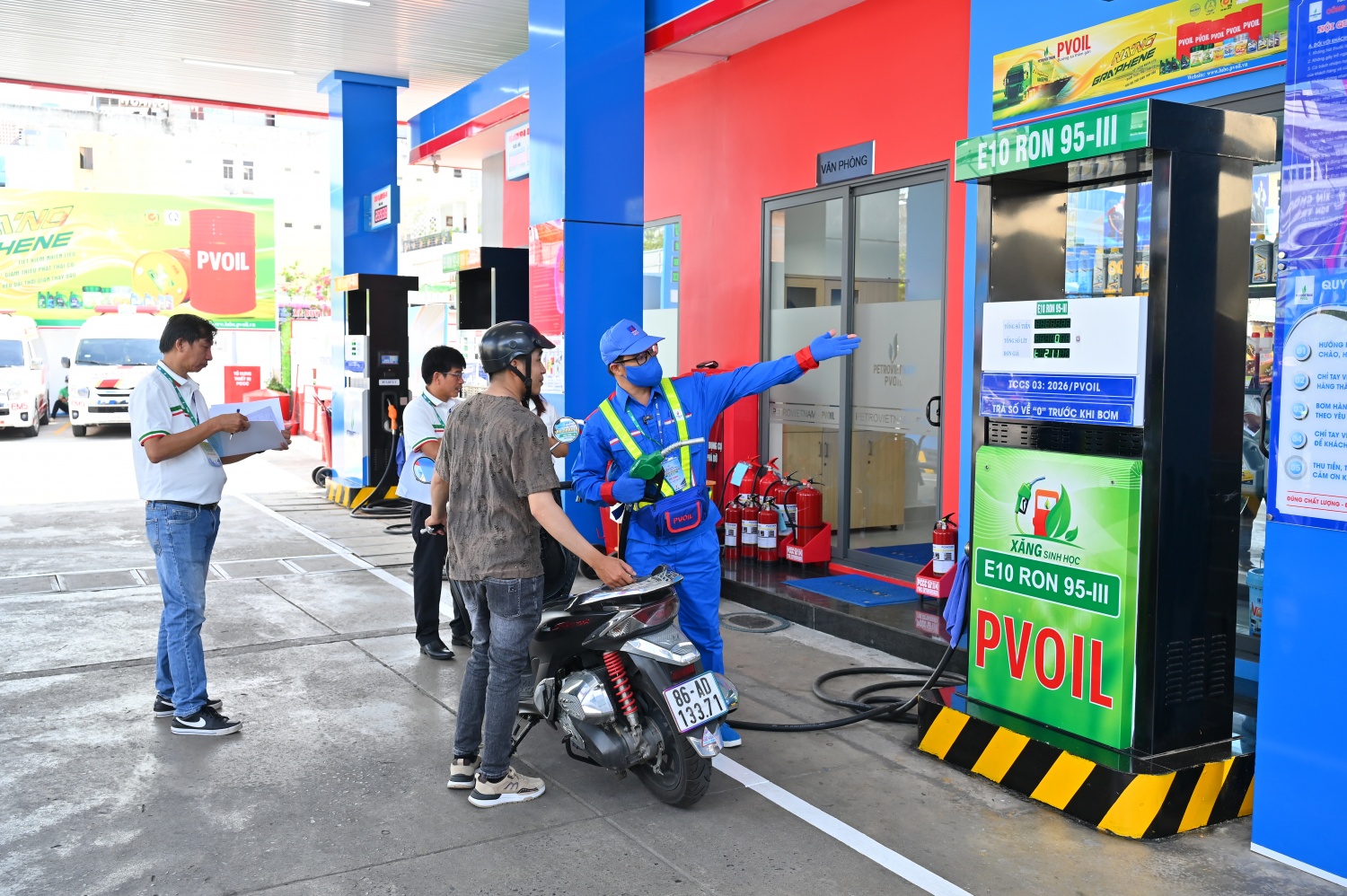 Hội thi tay nghề PVOIL lần thứ 5: Lan tỏa tình yêu nghề, nâng tầm chất lượng đội ngũ bán lẻ Hội thi tay nghề PVOIL lần thứ 5: Lan tỏa tình yêu nghề, nâng tầm chất lượng đội ngũ bán lẻ
