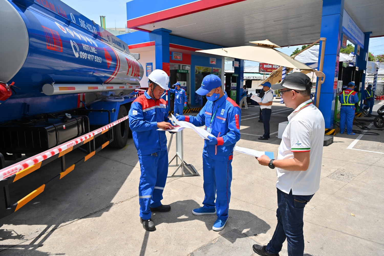 Hội thi tay nghề PVOIL lần thứ 5: Lan tỏa tình yêu nghề, nâng tầm chất lượng đội ngũ bán lẻ Hội thi tay nghề PVOIL lần thứ 5: Lan tỏa tình yêu nghề, nâng tầm chất lượng đội ngũ bán lẻ