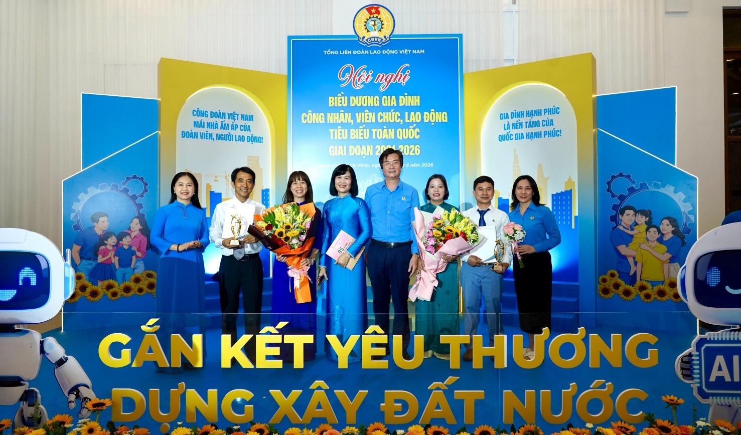[VIDEO] Hai gia đình người lao động Petrovietnam được tuyên dương “Gia đình tiêu biểu toàn quốc”