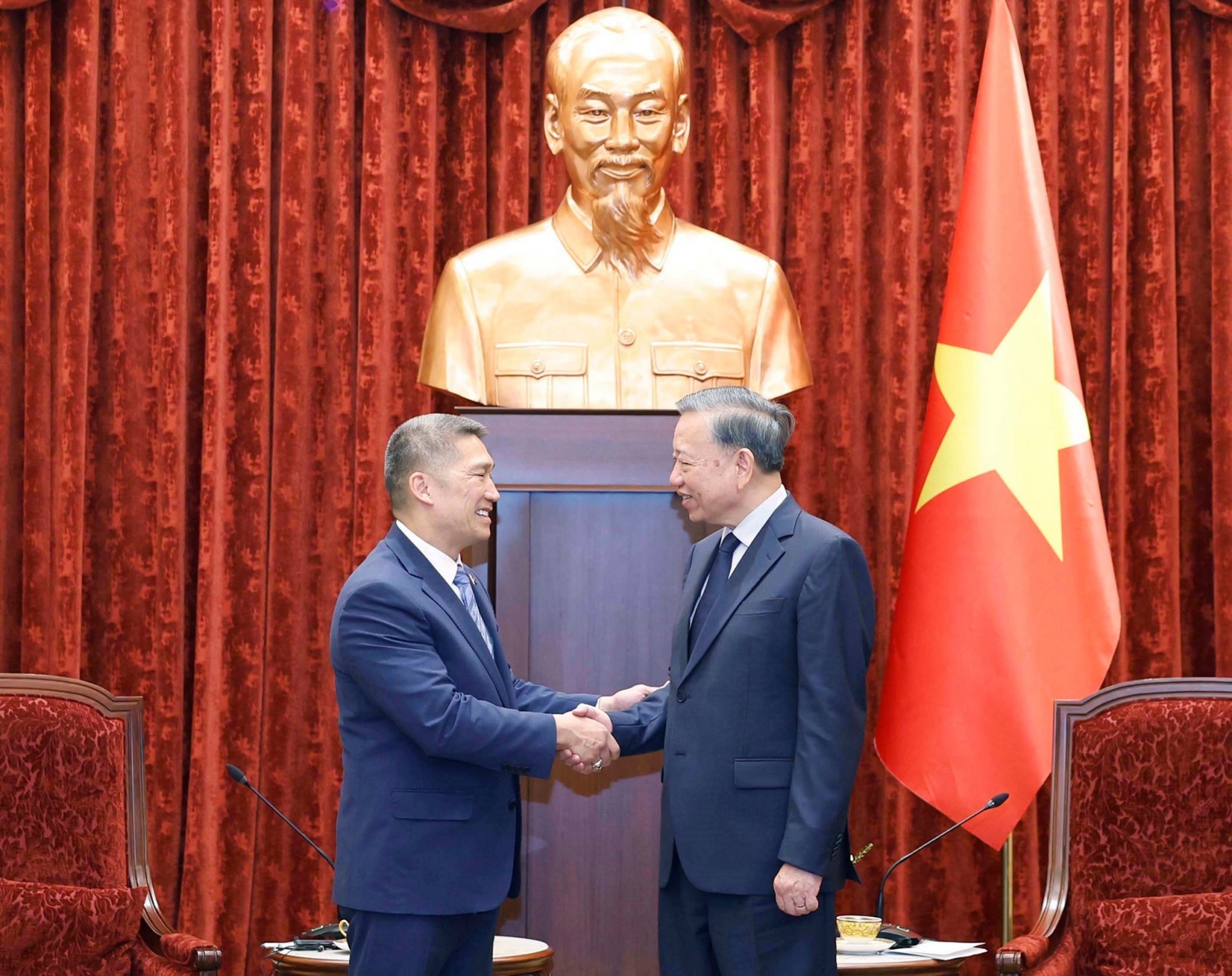 Tổng Bí thư, Chủ tịch nước Tô Lâm tiếp Quyền Bộ trưởng Hải quân Hoa Kỳ Tổng Bí thư, Chủ tịch nước Tô Lâm tiếp Quyền Bộ trưởng Hải quân Hoa Kỳ