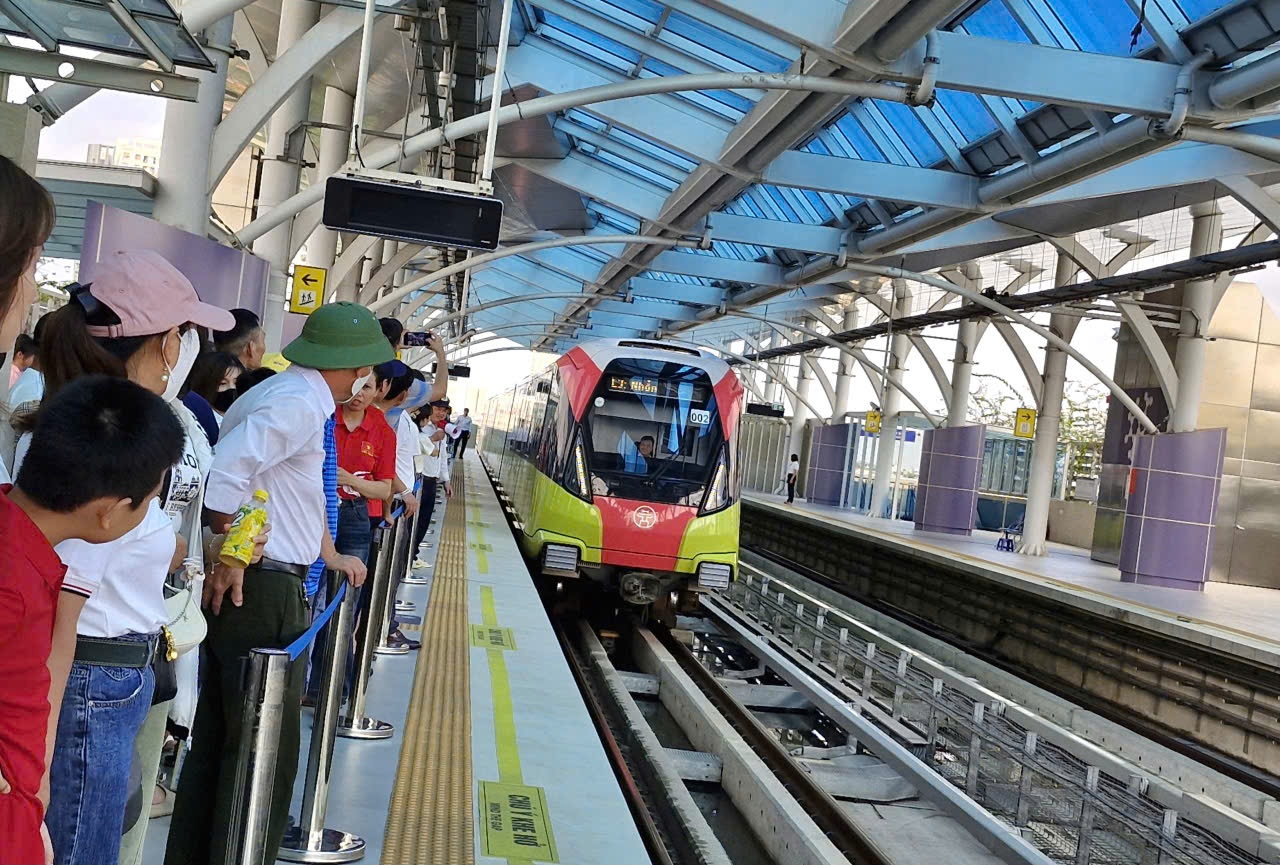 Hà Nội sẽ có cơ chế đột phá hỗ trợ người dân chuyển đổi sang giao thông xanh Hà Nội sẽ có cơ chế đột phá hỗ trợ người dân chuyển đổi sang giao thông xanh