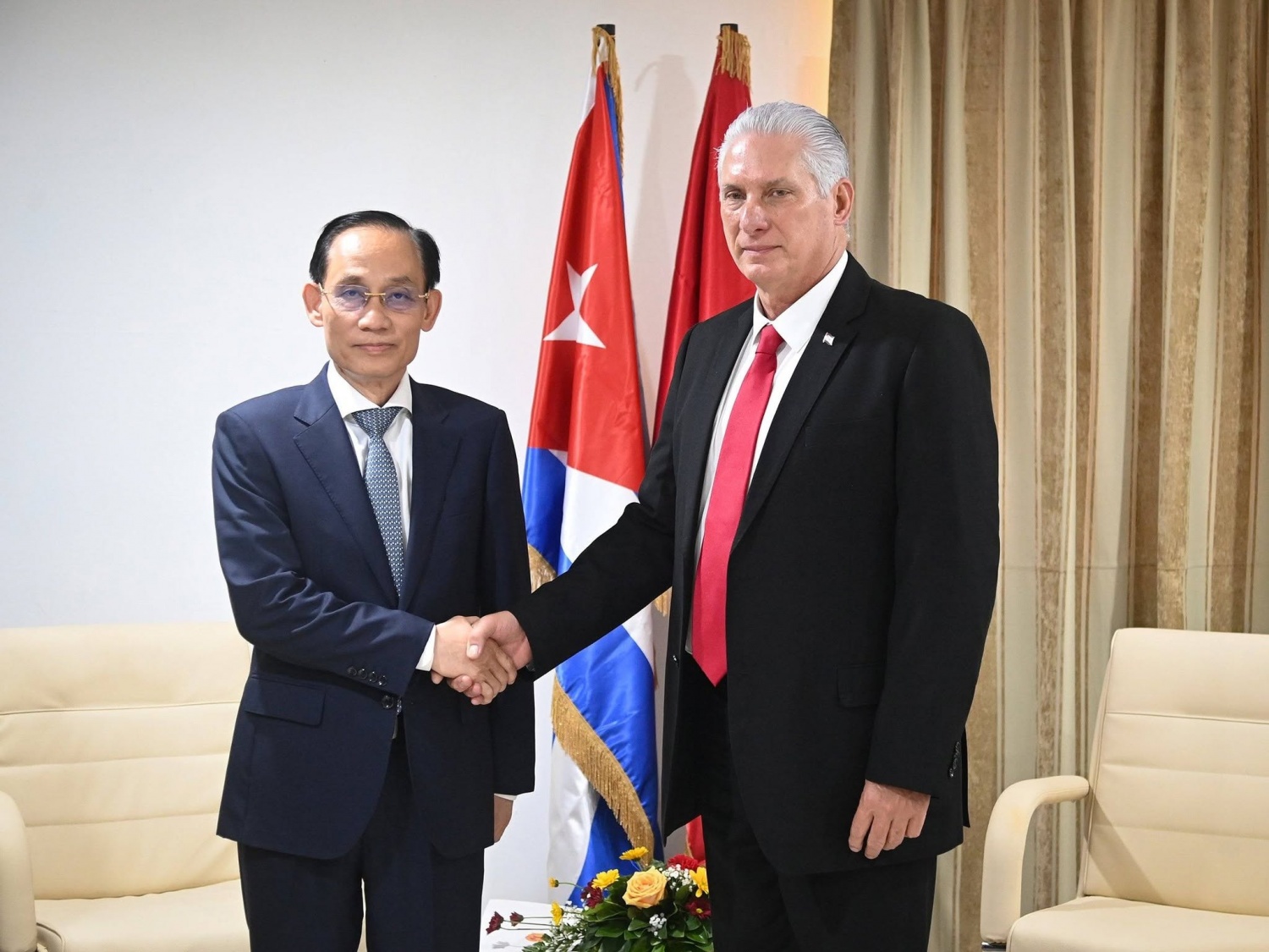 Việt Nam khẳng định luôn sát cánh cùng Đảng, Nhà nước và nhân dân Cuba