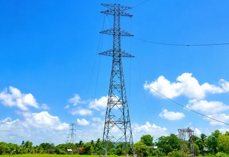 Sớm tháo gỡ điểm nghẽn các dự án truyền tải, bảo đảm điện cho TP HCM