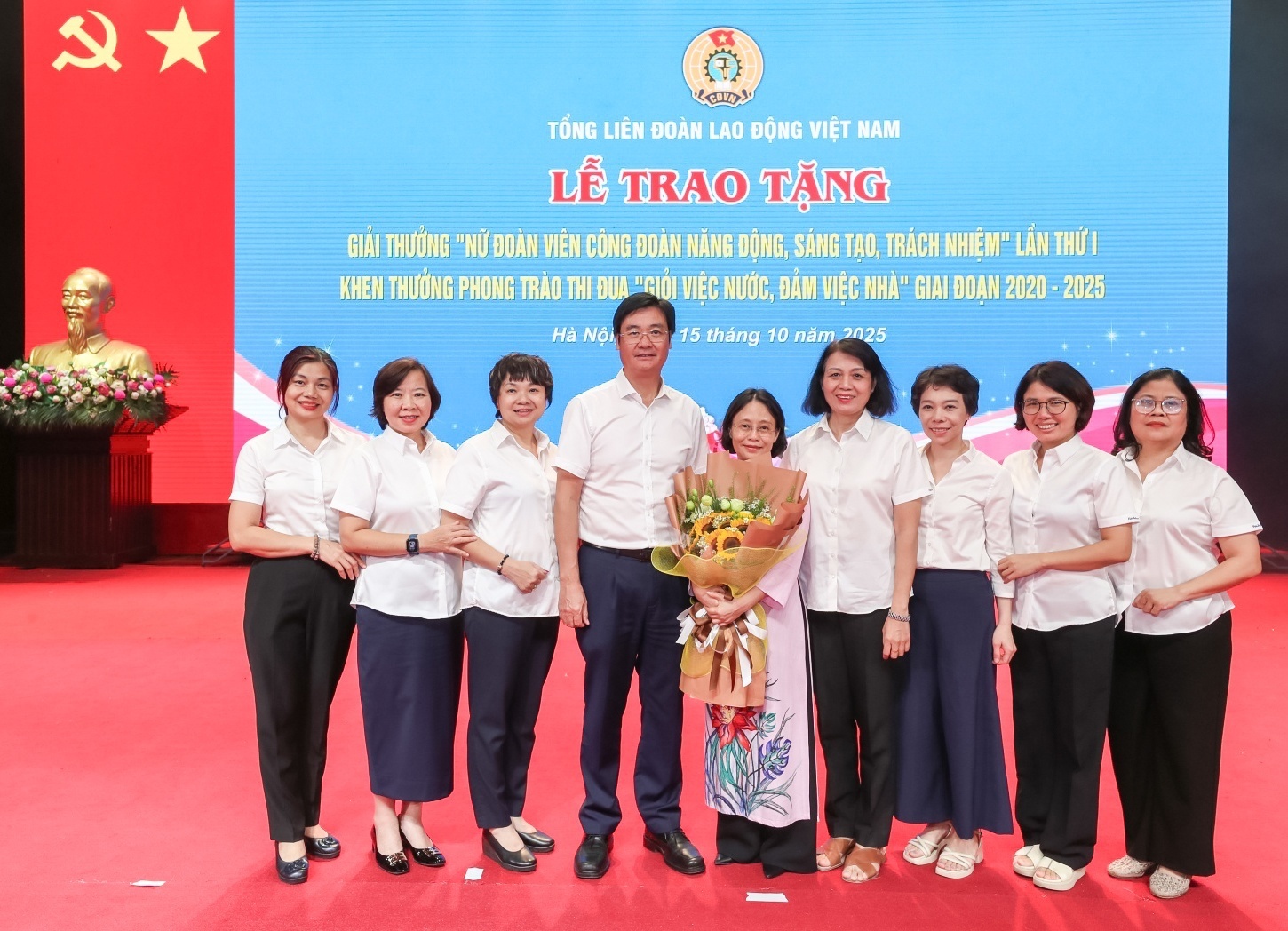 Do đặc thù của ngành Dầu khí là ngành công nghiệp mang đậm tính kỹ thuật, nặng nhọc nên nguồn lao động nữ có tỷ lệ thấp hơn các ngành nghề khác.