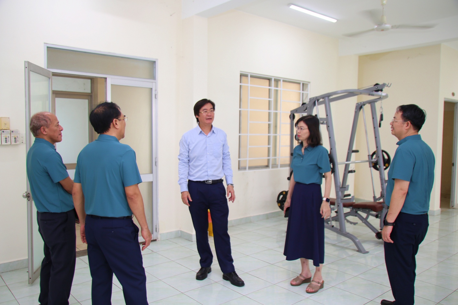 Chủ tịch Công đoàn Petrovietnam thăm, tặng quà NLĐ tại Nhà máy điện Nhơn Trạch 3 và 4 Chủ tịch Công đoàn Petrovietnam thăm, tặng quà NLĐ tại Nhà máy điện Nhơn Trạch 3 và 4