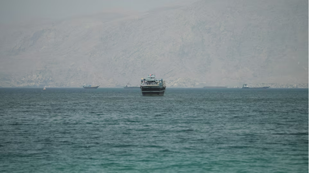 Lưu lượng tàu thuyền qua eo biển Hormuz tăng mạnh
