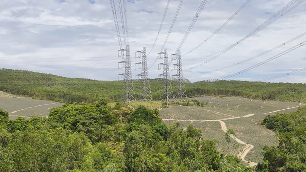 4 mạch 500kV Bắc – Nam cung cấp gần 20% sản lượng điện cho miền Bắc trong cao điểm nắng nóng Bốn mạch 500kV Bắc - Nam cung cấp gần 20% sản lượng điện cho miền Bắc trong cao điểm nắng nóng