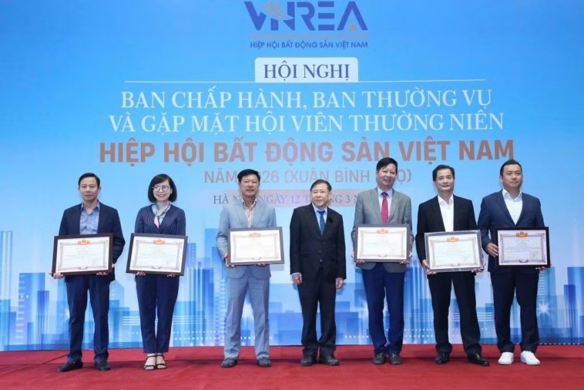 Tập đoàn Geleximco nhận “cú đúp” bằng khen vì những đóng góp cho thị trường bất động sản Việt Nam Tập đoàn Geleximco nhận “cú đúp” bằng khen vì những đóng góp cho thị trường bất động sản Việt Nam
