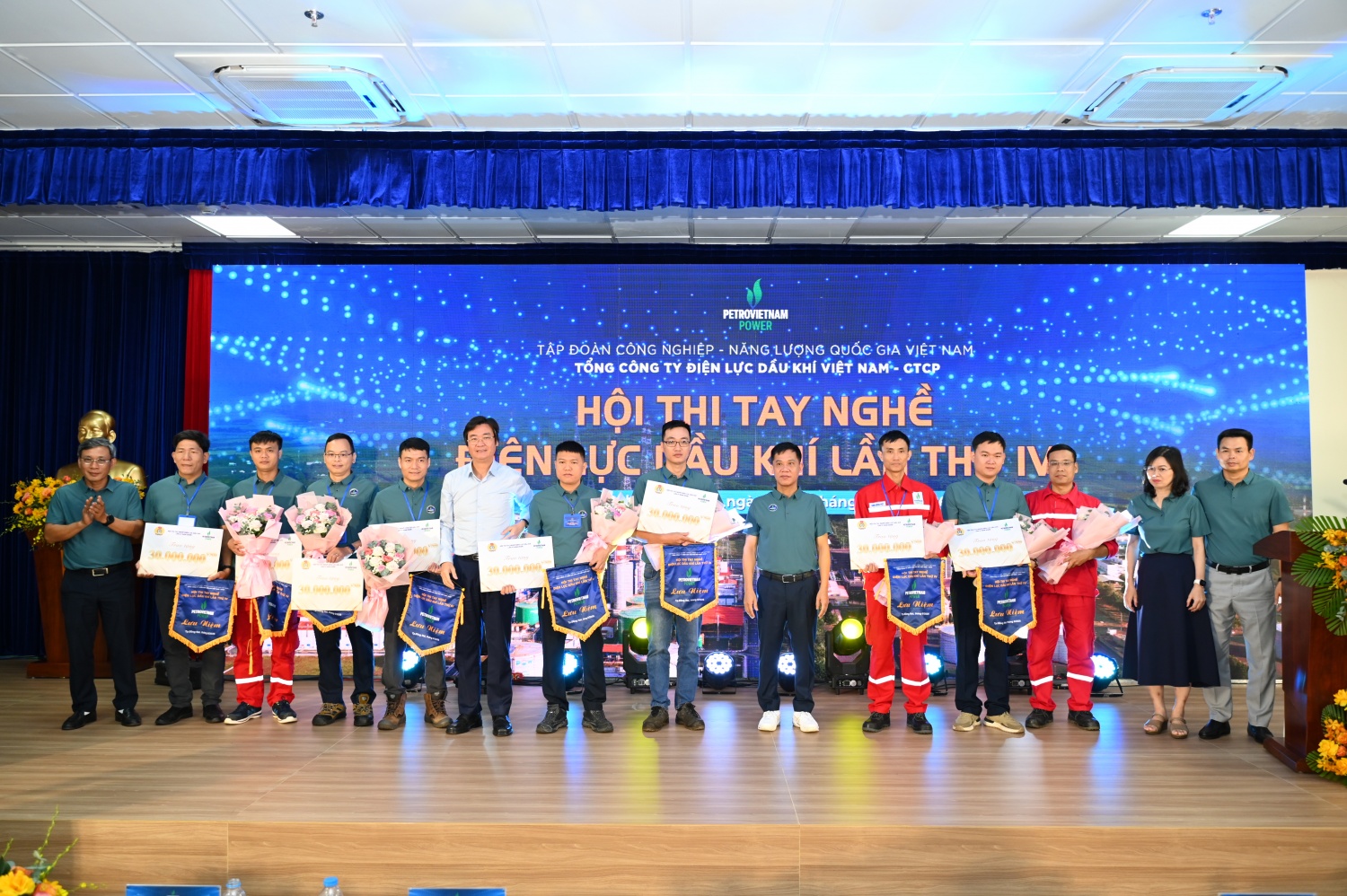 [Chùm ảnh] Sôi nổi Hội thi tay nghề Điện lực Dầu khí lần thứ IV năm 2026