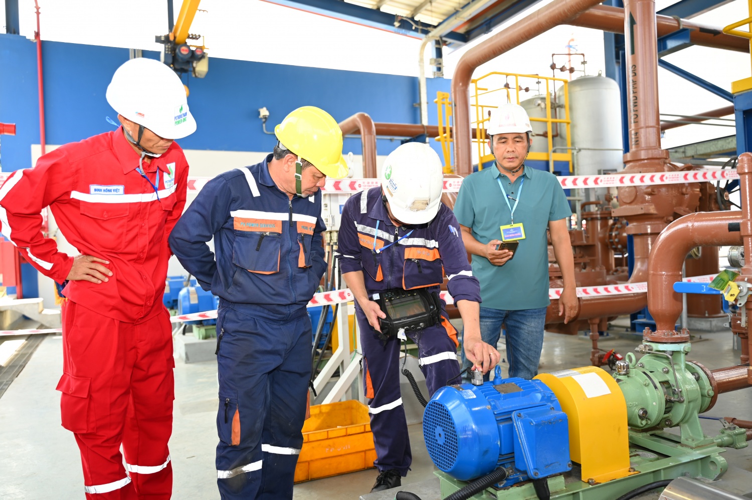 [Chùm ảnh] Sôi nổi Hội thi tay nghề Điện lực Dầu khí lần thứ IV năm 2026