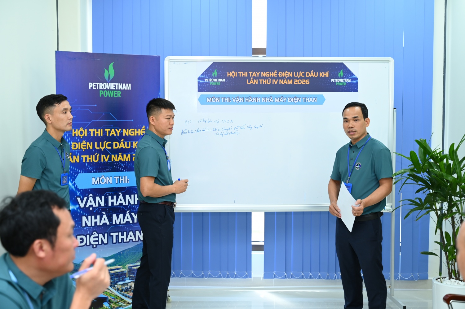 [Chùm ảnh] Sôi nổi Hội thi tay nghề Điện lực Dầu khí lần thứ IV năm 2026
