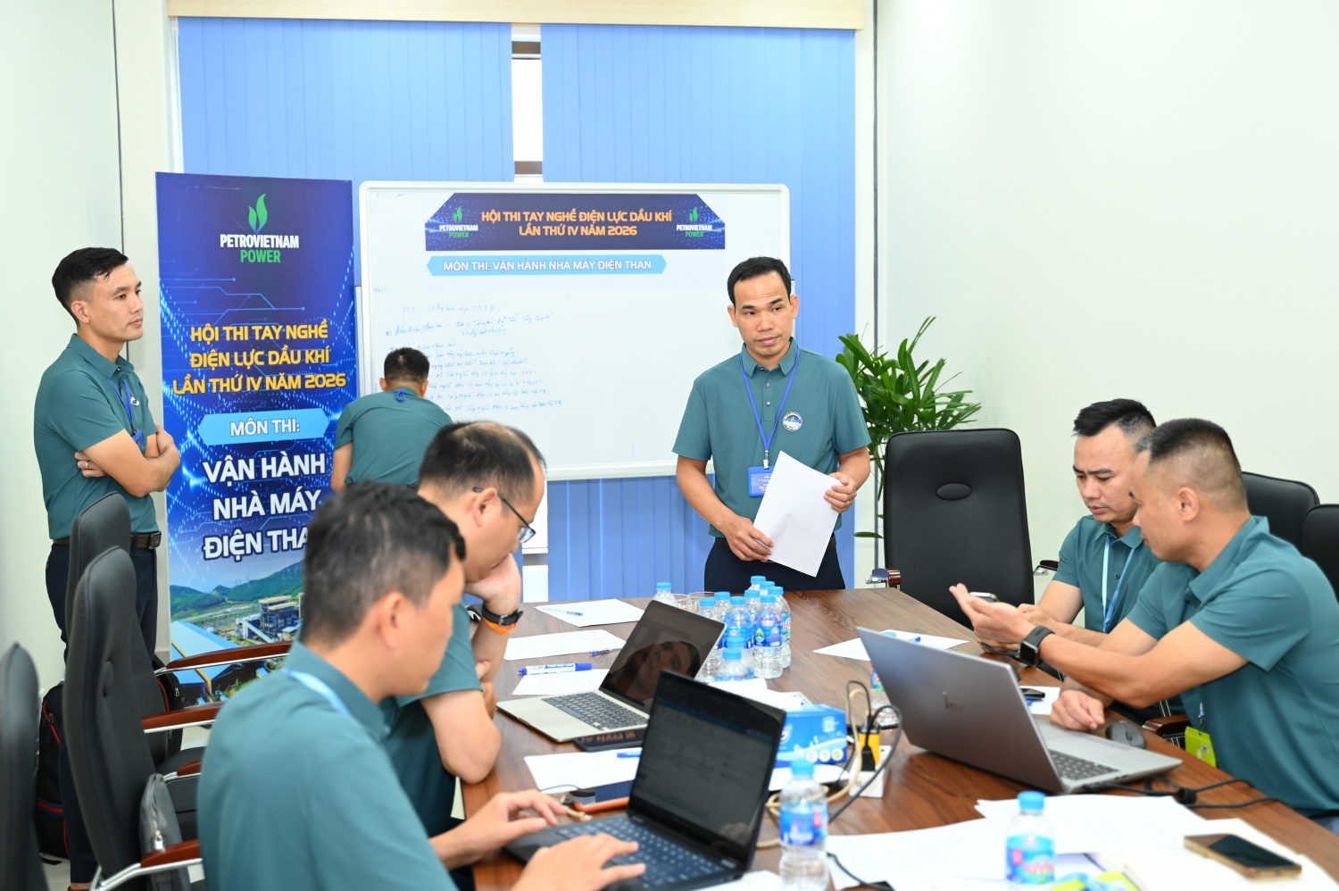 [Chùm ảnh] Sôi nổi Hội thi tay nghề Điện lực Dầu khí lần thứ IV năm 2026