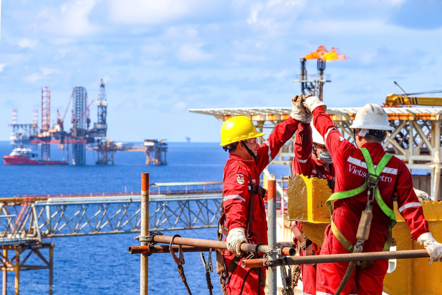 Giỏi nghề - một nét văn hóa PETROVIETNAM Giỏi nghề - một nét văn hóa PETROVIETNAM