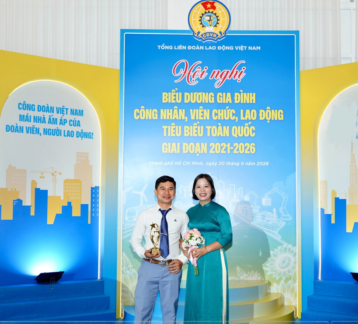 Gần 2 thập kỷ cùng giữ nhịp vận hành, giữ lửa yêu thương