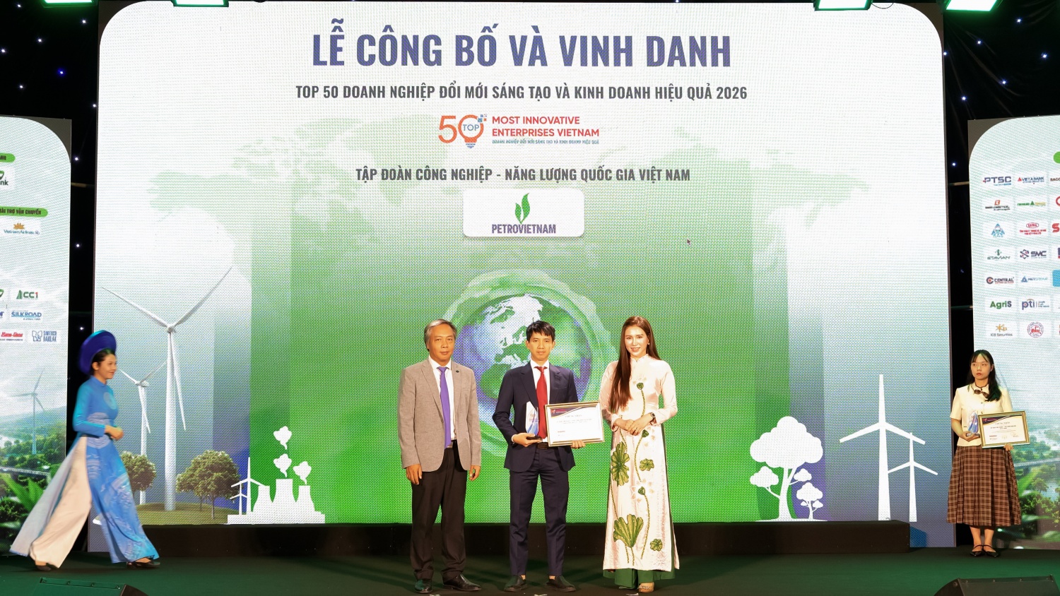 Petrovietnam được vinh danh trong Top đầu các Doanh nghiệp Đổi mới sáng tạo và Kinh doanh hiệu quả 2026