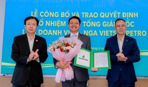Công bố và trao quyết định tân Phó Tổng Giám đốc Vietsovpetro