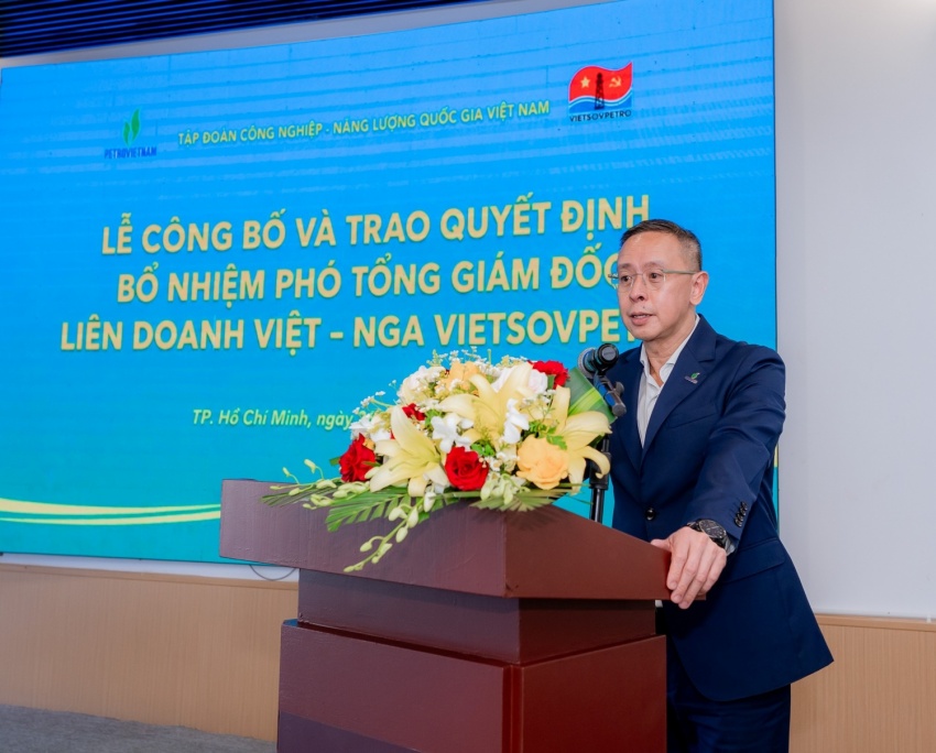 Công bố và trao quyết định tân Phó Tổng Giám đốc Vietsovpetro