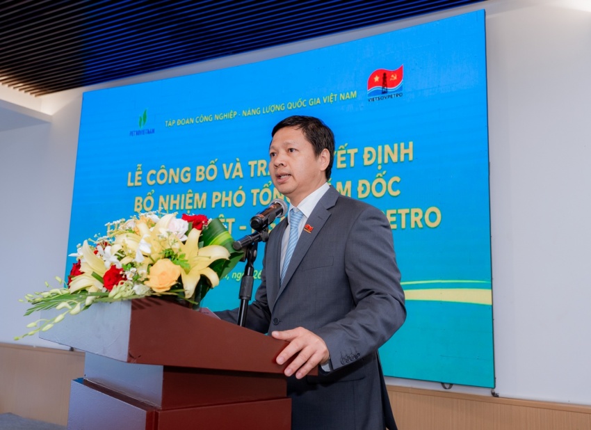 Công bố và trao quyết định tân Phó Tổng Giám đốc Vietsovpetro