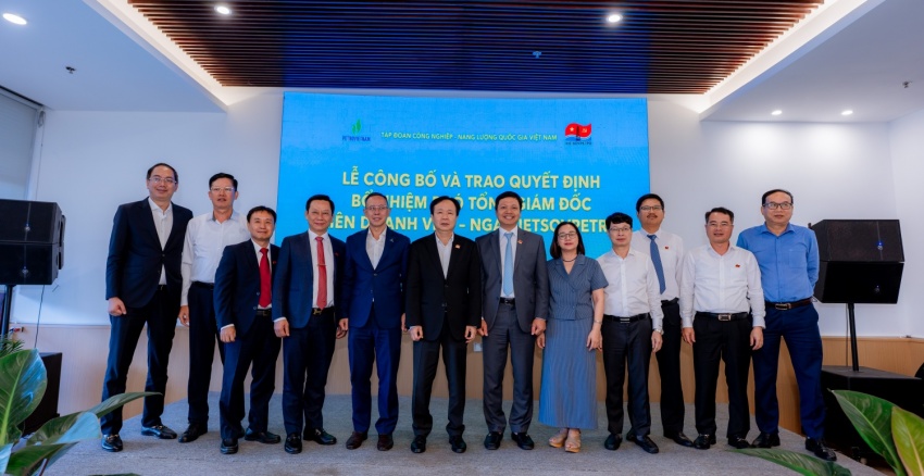 Công bố và trao quyết định tân Phó Tổng Giám đốc Vietsovpetro