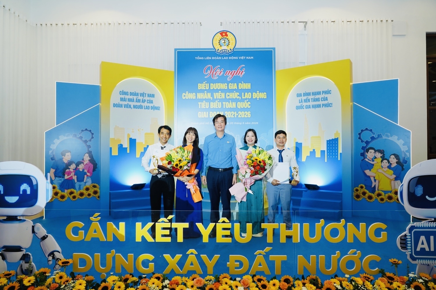 Yêu thương, trách nhiệm, sẻ chia trong “nếp nhà” Petrovietnam