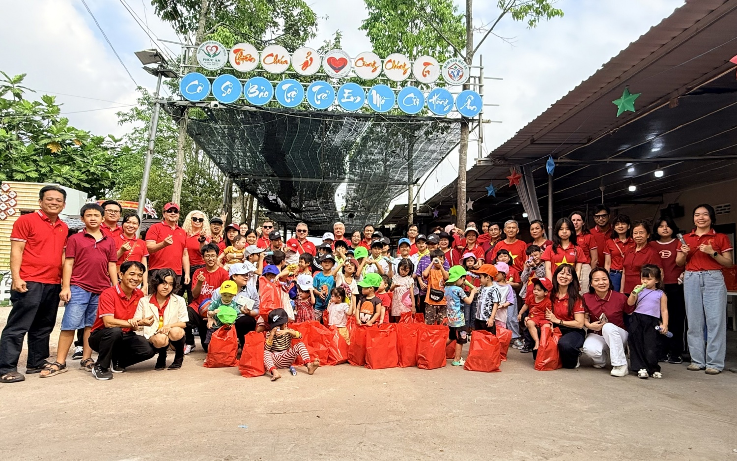 Yêu thương, trách nhiệm, sẻ chia trong “nếp nhà” Petrovietnam