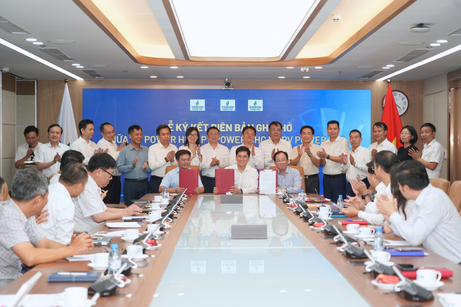 Ba đơn vị thành viên PV Power ký kết hợp tác phát triển năng lượng tái tạo