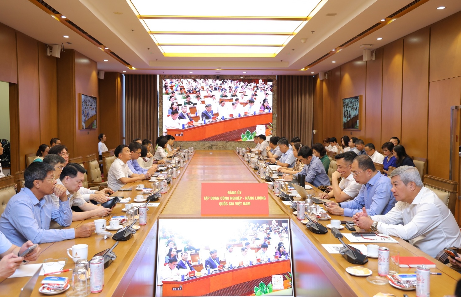 Đảng ủy Petrovietnam học tập, quán triệt Nghị quyết số 10-NQ/TW của Bộ Chính trị