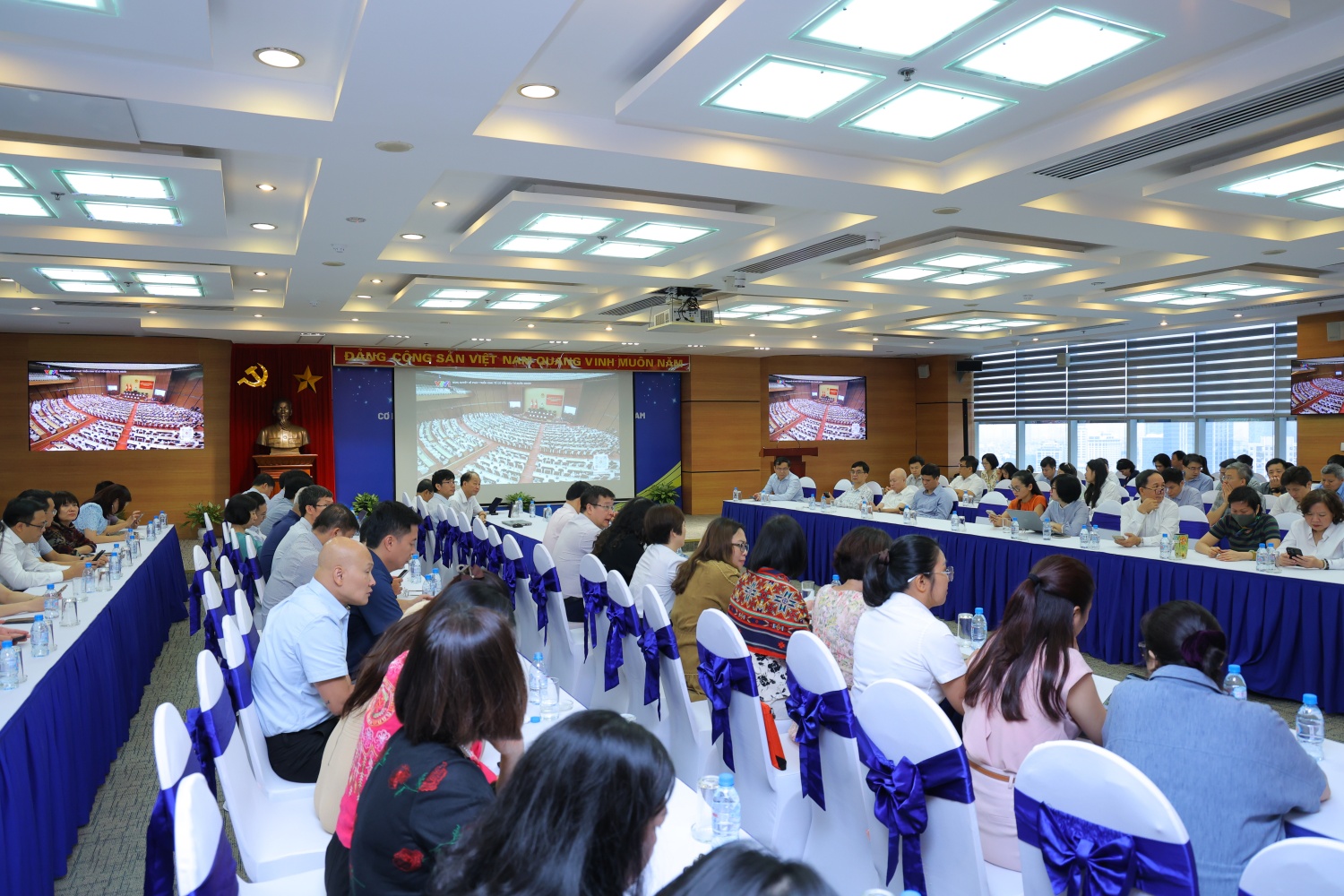 Đảng ủy Petrovietnam học tập, quán triệt Nghị quyết số 10 NQ/TW của Bộ Chính trị