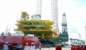 PTSC M&C hạ thủy giàn xử lý trung tâm Lạc Đà Vàng-A, sẵn sàng cho giai đoạn lắp đặt ngoài khơi