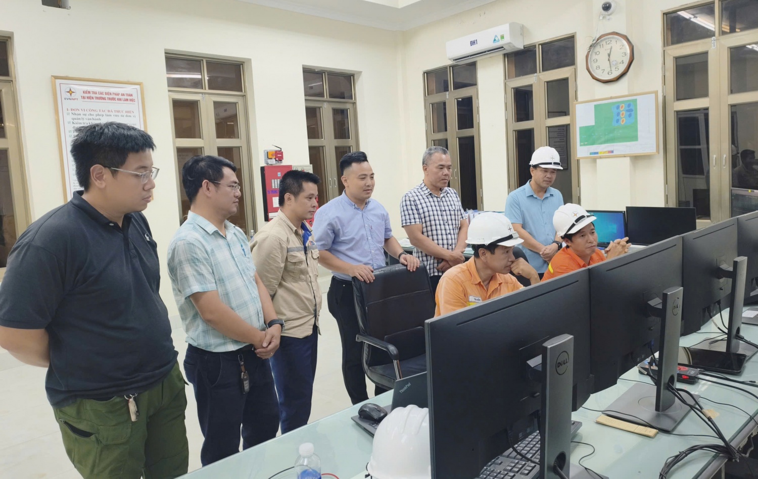 Đóng điện thành công cung đoạn Nho Quan – Phủ Lý thuộc Dự án đường dây 500/220kV Nho Quan – Phủ Lý – Thường Tín Đóng điện thành công cung đoạn Nho Quan - Phủ Lý