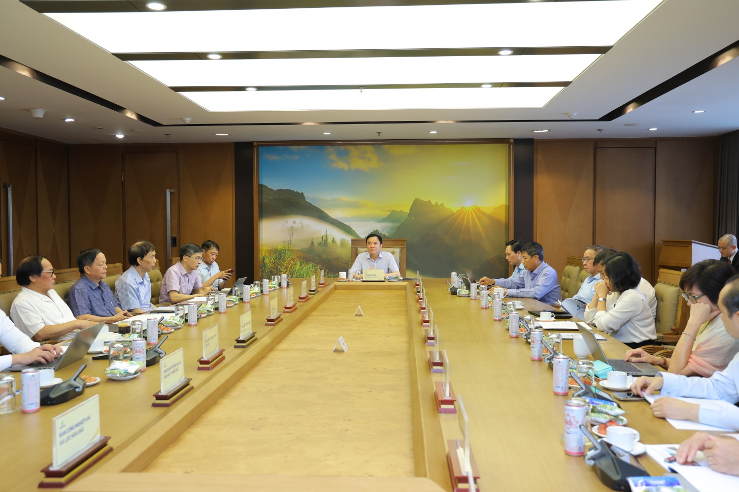 Petrovietnam chủ động quản trị an ninh phi truyền thống bảo đảm an ninh năng lượng trong dài hạn Các sự kiện nổi bật của Petrovietnam trong tháng 7/2026