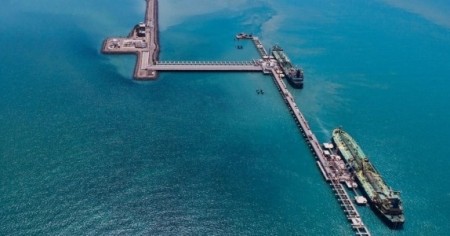 Phía sau việc Nga lần đầu nhập khẩu xăng từ Ấn Độ