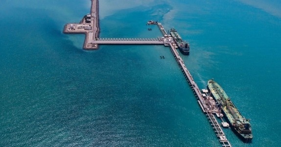 Phía sau việc Nga lần đầu nhập khẩu xăng từ Ấn Độ