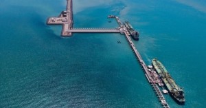 Phía sau việc Nga lần đầu nhập khẩu xăng từ Ấn Độ