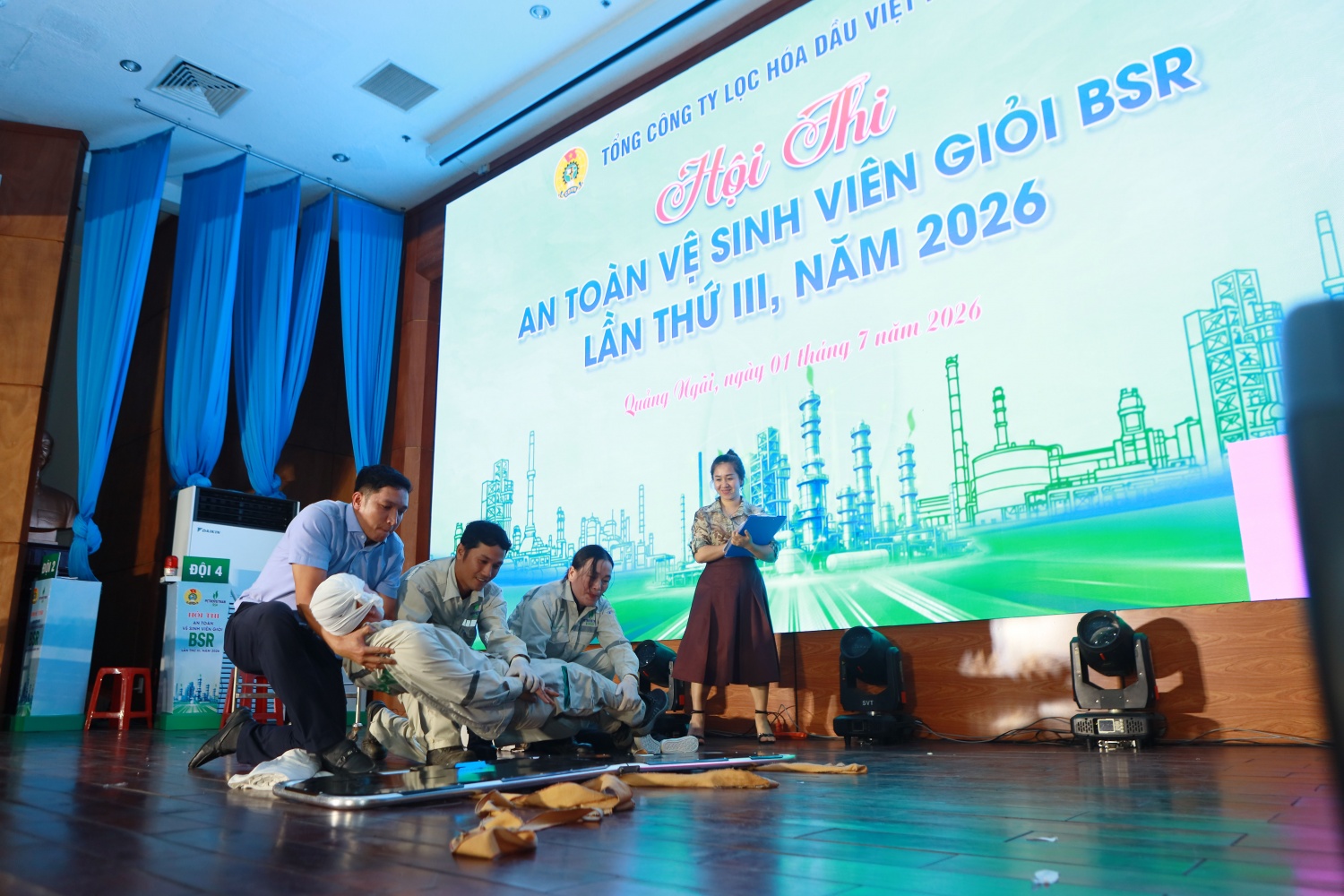 Tặng cường nâng cao tay nghề và bản lĩnh trong đảm bảo an toàn NMLD Dung Quất Tặng cường nâng cao tay nghề và bản lĩnh trong đảm bảo an toàn NMLD Dung Quất