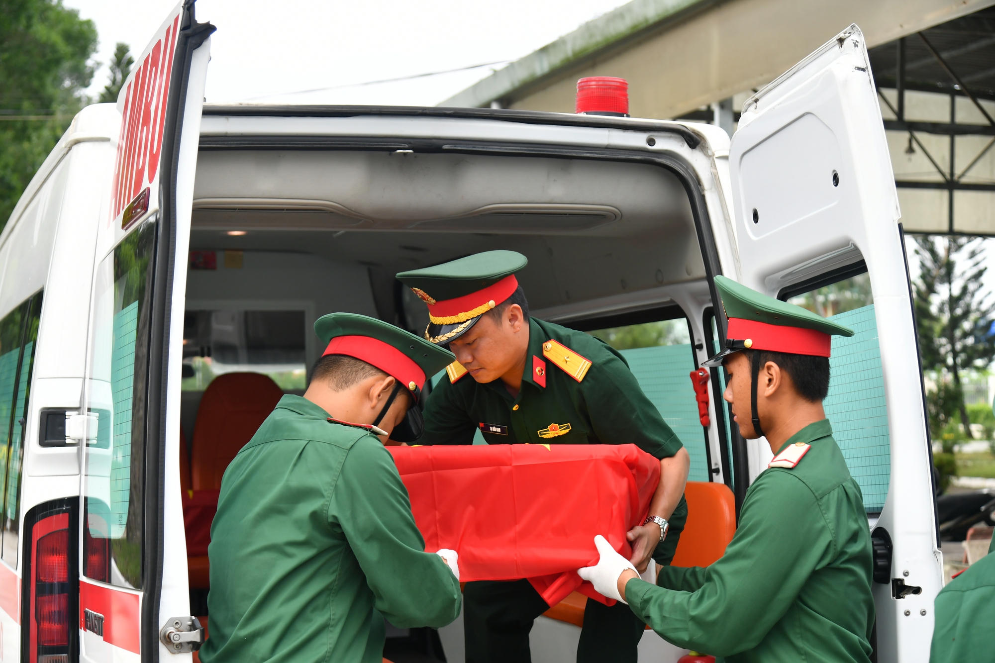 Cần Thơ: 670 mẫu ADN tiếp tục hành trình trả lại tên cho các liệt sĩ Cần Thơ: 670 mẫu ADN tiếp tục hành trình trả lại tên cho các liệt sĩ